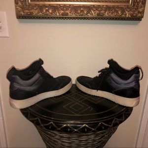 ZERODAWN Steve Madden 10.5 HI TOP SNEAKERS BLACK